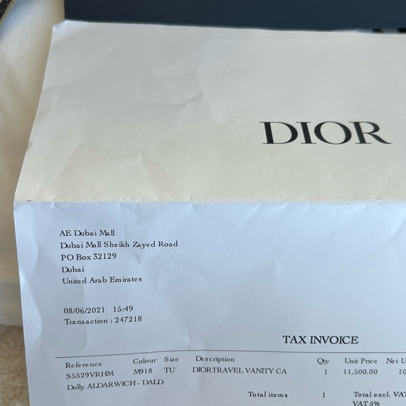 Christian Dior Mizza embroidered canvas vanity bag RARE.
100% Authentic. - Picture 9 of 11